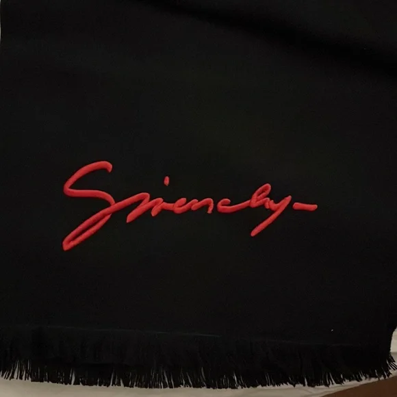 GİVENCHY Logo Embroidered Wool Scarf - Picture 7 of 8